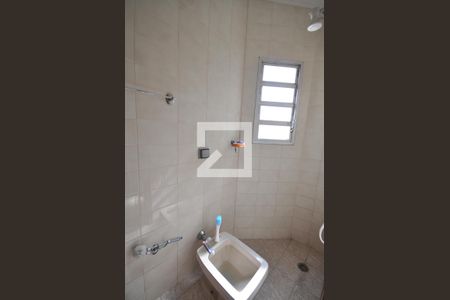 Casa para alugar com 600m², 3 quartos e 6 vagasBanheiro de serviço