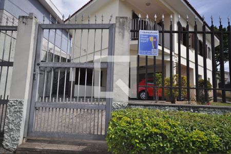 Casa para alugar com 600m², 3 quartos e 6 vagasFachada