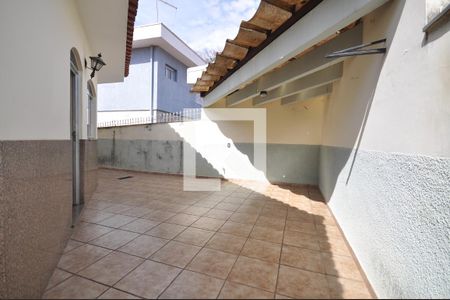 Casa para alugar com 600m², 3 quartos e 6 vagasQuintal