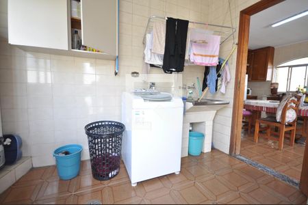 Casa para alugar com 600m², 3 quartos e 6 vagasÁrea de Serviço