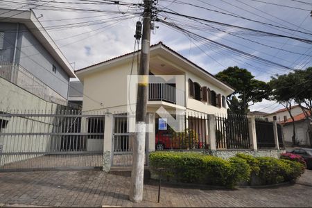 Casa para alugar com 600m², 3 quartos e 6 vagasFachada