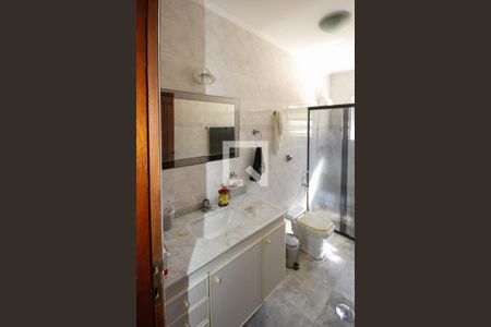 Casa à venda com 400m², 3 quartos e 3 vagasBanheiro da Suíte