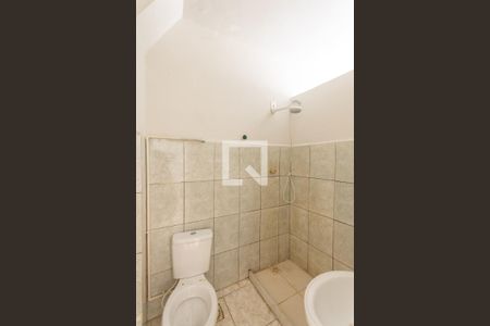 Banheiro de kitnet/studio para alugar com 0 quarto, 28m² em São Cristóvão, Rio de Janeiro