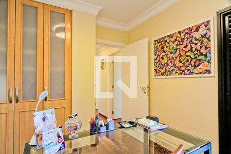 Apartamento à venda com 230m², 4 quartos e 3 vagasEscritório