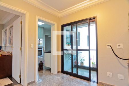 Apartamento à venda com 230m², 4 quartos e 3 vagasChurrasqueira