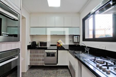Apartamento à venda com 230m², 4 quartos e 3 vagasCozinha
