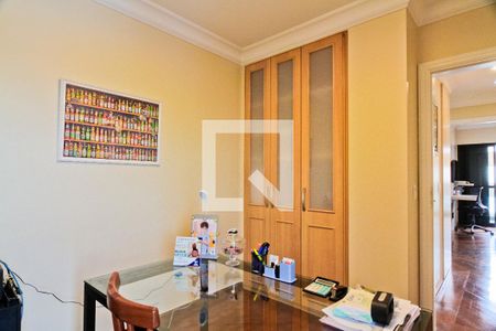 Apartamento à venda com 230m², 4 quartos e 3 vagasEscritório