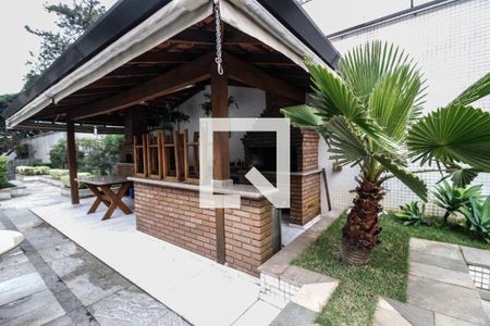 Apartamento à venda com 230m², 4 quartos e 3 vagasÁrea comum - Churrasqueira