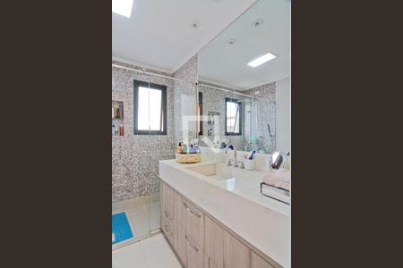 Apartamento à venda com 230m², 4 quartos e 3 vagasBanheiro da Suíte 1