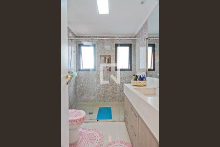 Apartamento à venda com 230m², 4 quartos e 3 vagasBanheiro da Suíte 1