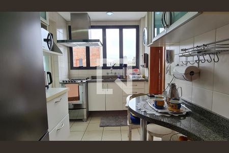 Apartamento à venda com 101m², 3 quartos e 2 vagasCozinha