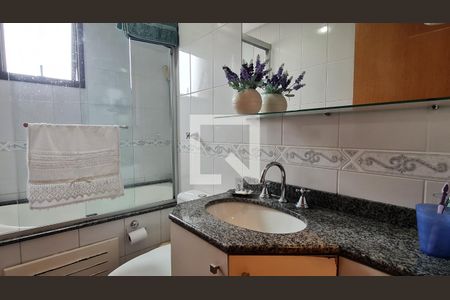Apartamento à venda com 101m², 3 quartos e 2 vagasBanheiro