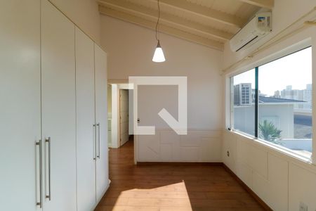 Casa à venda com 380m², 3 quartos e 8 vagasSuíte 01