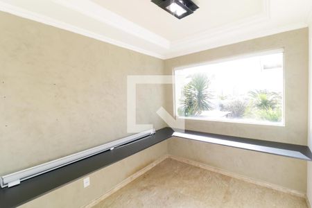 Casa à venda com 380m², 3 quartos e 8 vagasEscritório