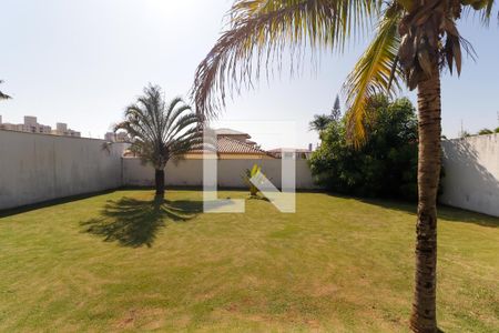 Casa à venda com 380m², 3 quartos e 8 vagasQuintal