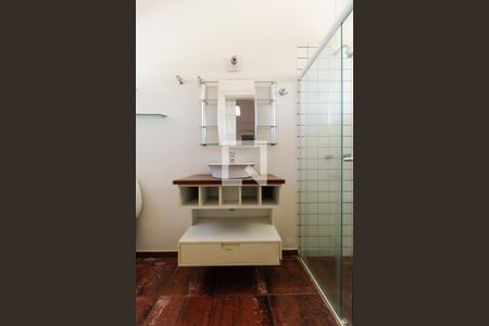 Casa à venda com 380m², 3 quartos e 8 vagasBanheiro da Suíte 02