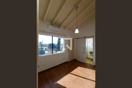 Casa à venda com 380m², 3 quartos e 8 vagasSuíte 01