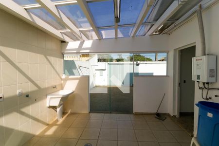 Casa à venda com 380m², 3 quartos e 8 vagasÁrea de Serviço