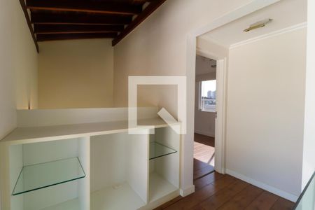 Casa à venda com 380m², 3 quartos e 8 vagasCorredor