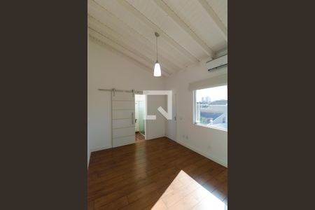 Casa à venda com 380m², 3 quartos e 8 vagasSuíte 02