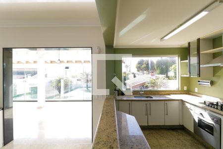 Casa à venda com 380m², 3 quartos e 8 vagasCozinha