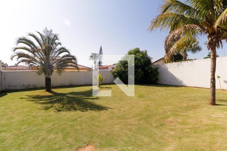 Casa à venda com 380m², 3 quartos e 8 vagasQuintal