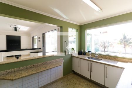 Casa à venda com 380m², 3 quartos e 8 vagasCozinha