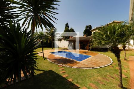 Casa à venda com 380m², 3 quartos e 8 vagasQuintal