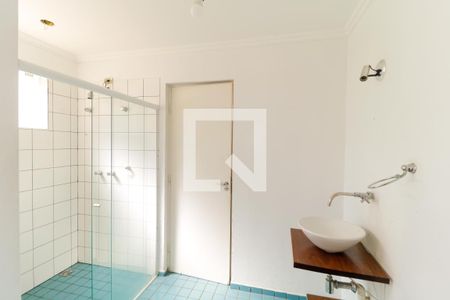 Casa à venda com 380m², 3 quartos e 8 vagasBanheiro 01