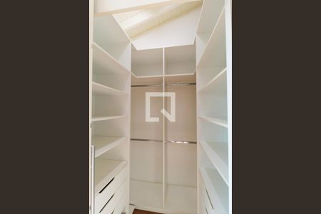 Casa à venda com 380m², 3 quartos e 8 vagasCloset da Suíte 02