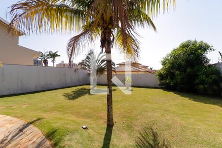 Casa à venda com 380m², 3 quartos e 8 vagasQuintal