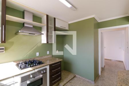 Casa à venda com 380m², 3 quartos e 8 vagasCozinha