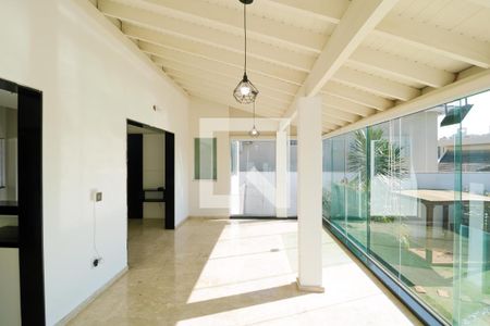 Casa à venda com 380m², 3 quartos e 8 vagasSalas