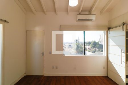 Casa à venda com 380m², 3 quartos e 8 vagasSuíte 02