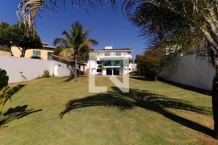 Casa à venda com 380m², 3 quartos e 8 vagasQuintal