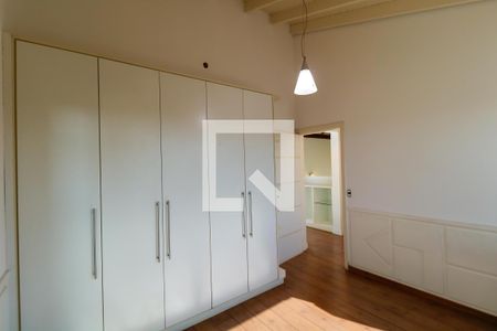 Casa à venda com 380m², 3 quartos e 8 vagasSuíte 01