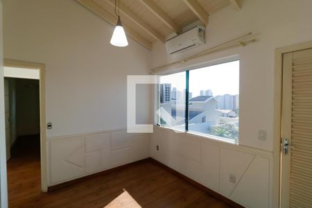 Casa à venda com 380m², 3 quartos e 8 vagasSuíte 01