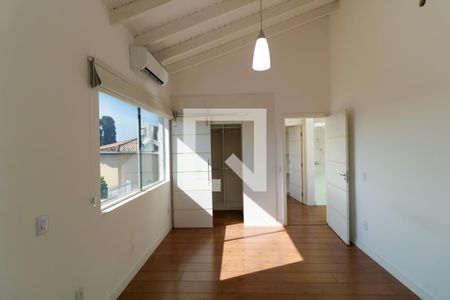 Casa à venda com 380m², 3 quartos e 8 vagasSuíte 02