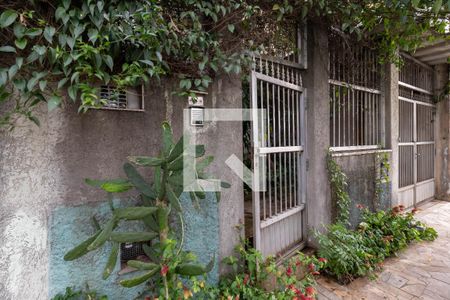 Casa à venda com 525m², 3 quartos e 2 vagas Casa à venda com 525m², 3 quartos e 2 vagasFachada