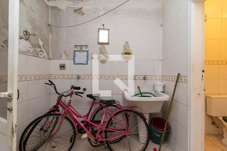 Casa à venda com 525m², 3 quartos e 2 vagas Casa à venda com 525m², 3 quartos e 2 vagasÁrea de Serviço