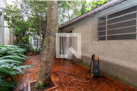 Casa à venda com 525m², 3 quartos e 2 vagas Casa à venda com 525m², 3 quartos e 2 vagasQuintal