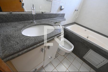 Apartamento à venda com 80m², 3 quartos e 1 vaga Apartamento à venda com 80m², 3 quartos e 1 vagaBanheiro