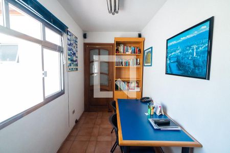 Casa à venda com 147m², 3 quartos e 2 vagasEscritório