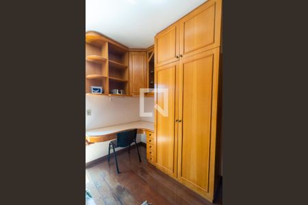 Casa à venda com 147m², 3 quartos e 2 vagasQuarto 1 Detalhe