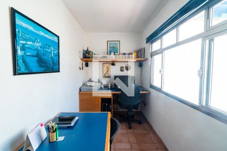 Casa à venda com 147m², 3 quartos e 2 vagasEscritório