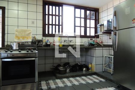 Casa à venda com 325m², 3 quartos e 2 vagasCozinha