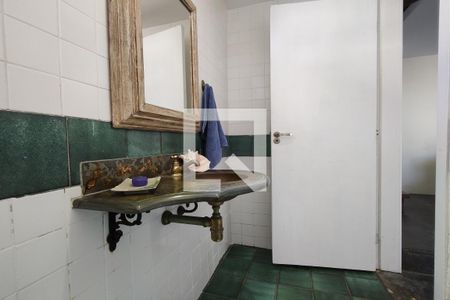 Casa à venda com 325m², 3 quartos e 2 vagas Casa à venda com 325m², 3 quartos e 2 vagasLavabo