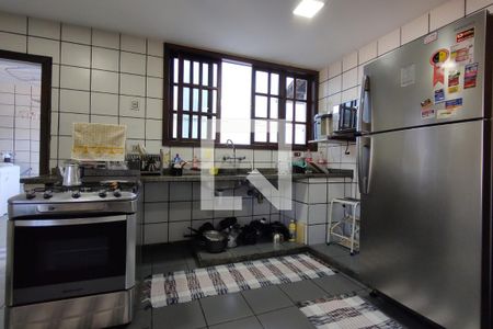 Casa à venda com 325m², 3 quartos e 2 vagas Casa à venda com 325m², 3 quartos e 2 vagasCozinha