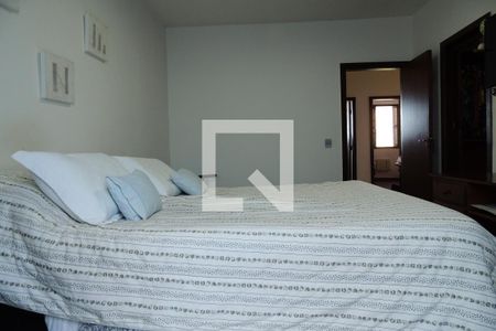 Casa à venda com 325m², 3 quartos e 2 vagasQuarto Suíte