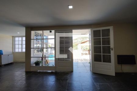 Casa à venda com 325m², 3 quartos e 2 vagas Casa à venda com 325m², 3 quartos e 2 vagasSala 2